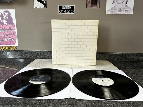 Pink floyd the wall 1979 - pink,